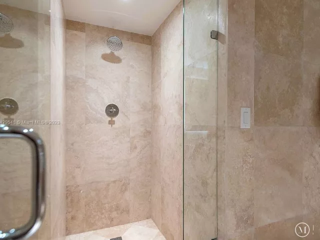 1-bedroom condo for rent in Miami Beach - 102 24th St 1006 - MondialRealty