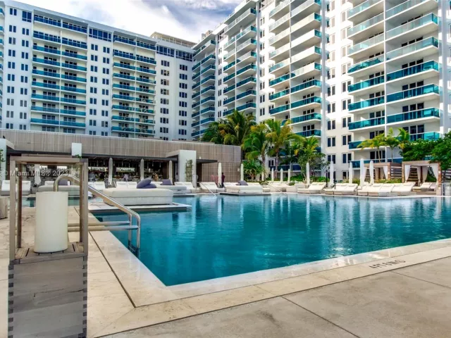 1-bedroom condo for rent in Miami Beach - 102 24th St 1006 - MondialRealty