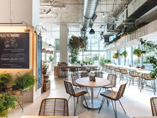 1-bedroom condo for rent in Miami Beach - 102 24th St 1006 - MondialRealty