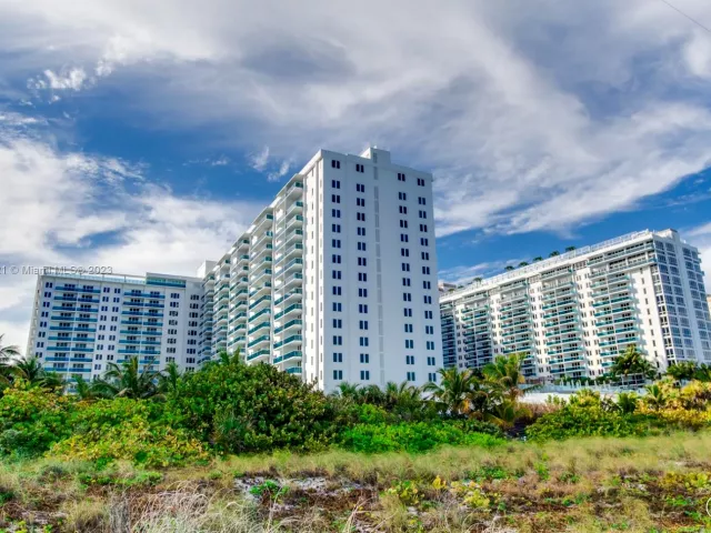 1-bedroom condo for rent in Miami Beach - 102 24th St 1108 - MondialRealty