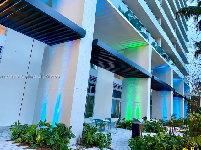 1-bedroom condo for rent in Miami Beach - 1500 Bay Rd 1164S - MondialRealty