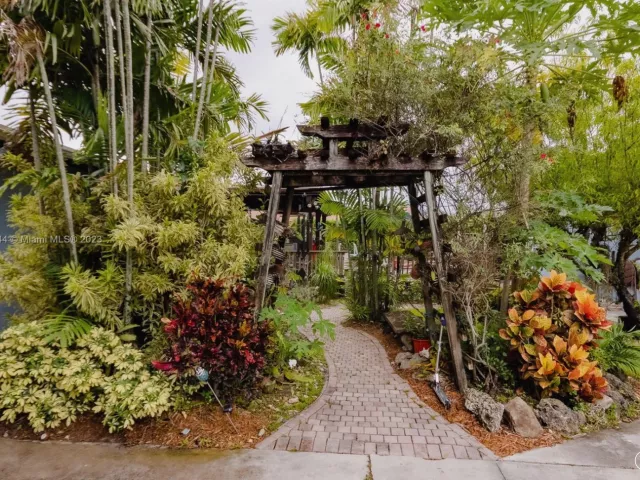 2-bedroom home for sale in Hollywood - 2533 Fillmore St - MondialRealty