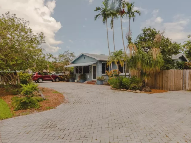 2-bedroom home for sale in Hollywood - 2533 Fillmore St - MondialRealty