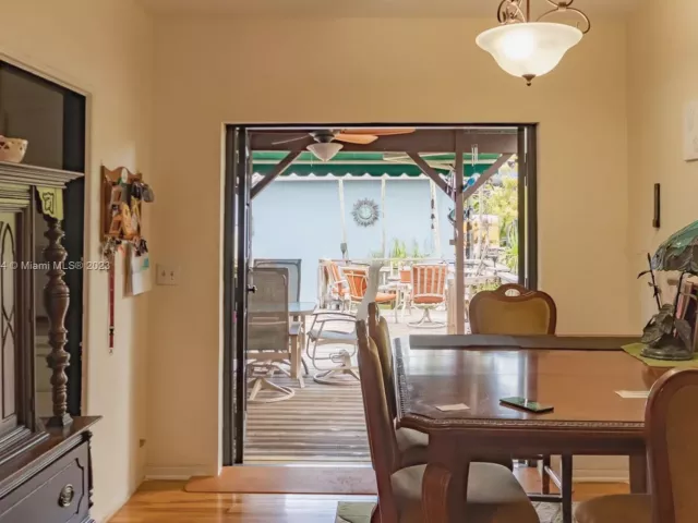 2-bedroom home for sale in Hollywood - 2533 Fillmore St - MondialRealty