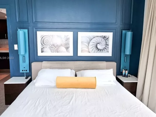 2-bedroom condo for sale in Sunny Isles Beach - 17315 E Collins Ave 1102 - MondialRealty