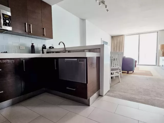 2-bedroom condo for sale in Sunny Isles Beach - 17315 E Collins Ave 1102 - MondialRealty