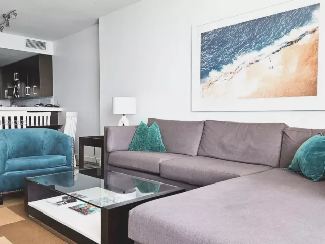 2-bedroom condo for sale in Sunny Isles Beach - 17315 E Collins Ave 1102 - MondialRealty