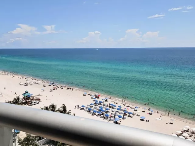 2-bedroom condo for sale in Sunny Isles Beach - 17315 E Collins Ave 1102 - MondialRealty