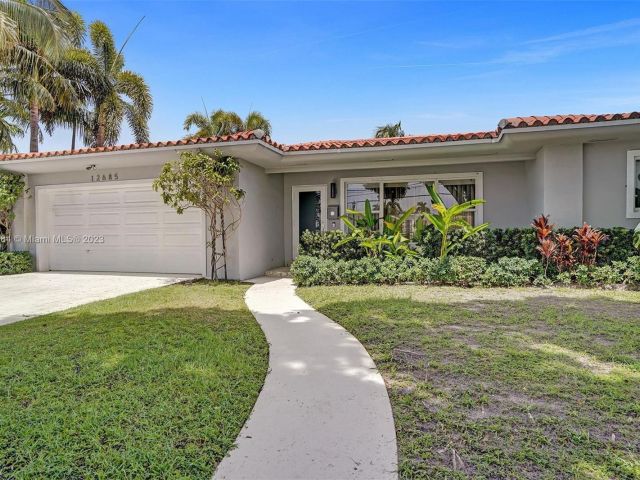 Home for sale at 12685 N Bayshore Dr - photo 4240710