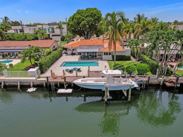 Home for sale at 12685 N Bayshore Dr - photo 4240714