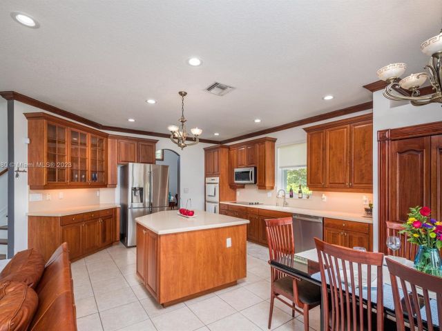 Home for sale at 1421 NW 138th Way - photo 4423054
