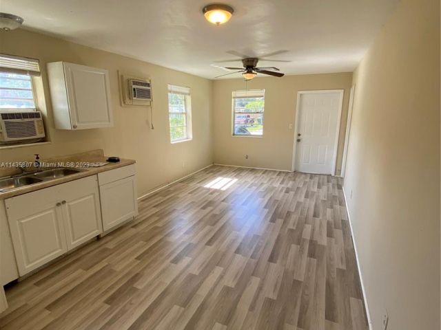 Home for sale at 1809 SW 22nd St - photo 4253273