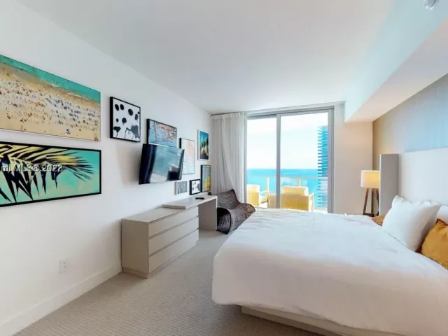 1-bedroom condo for sale in Hollywood - 4111 S Ocean Dr 2307 - MondialRealty