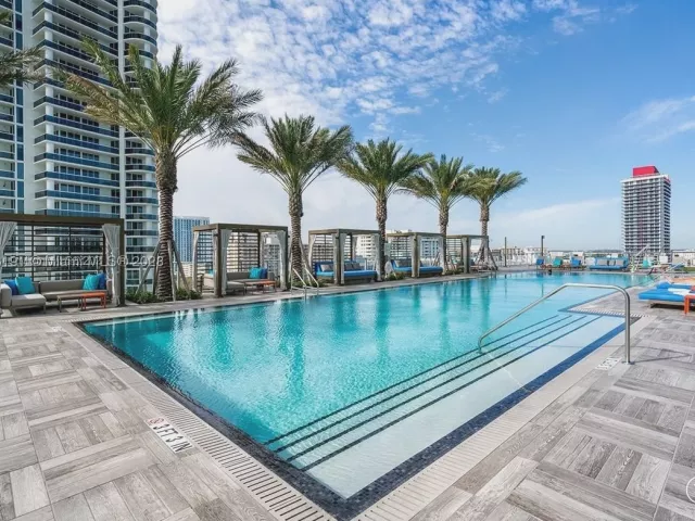 1-bedroom condo for sale in Hollywood - 4111 S Ocean Dr 2307 - MondialRealty