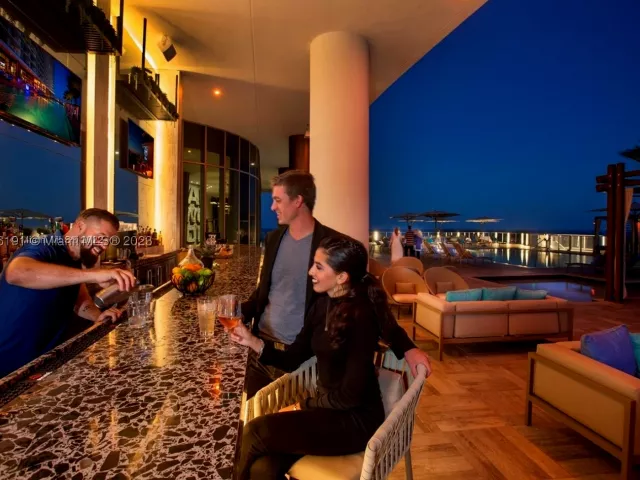 1-bedroom condo for sale in Hollywood - 4111 S Ocean Dr 2307 - MondialRealty