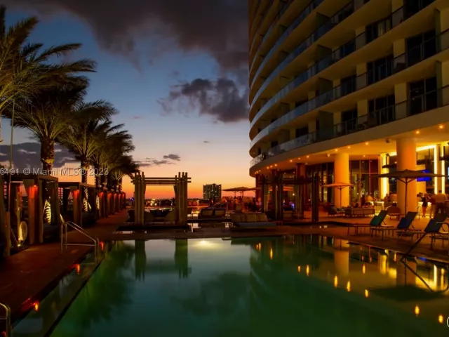 1-bedroom condo for sale in Hollywood - 4111 S Ocean Dr 2307 - MondialRealty