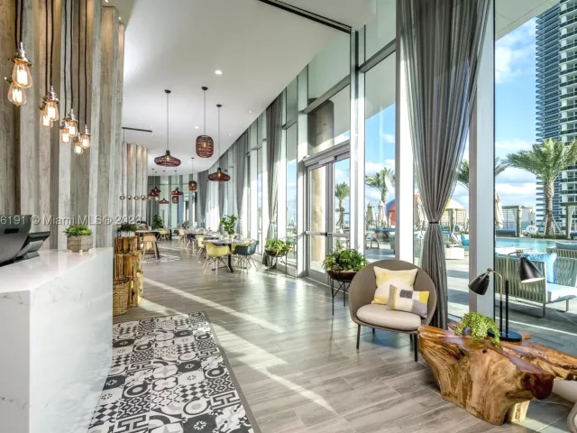 1-bedroom condo for sale in Hollywood - 4111 S Ocean Dr 2307 - MondialRealty