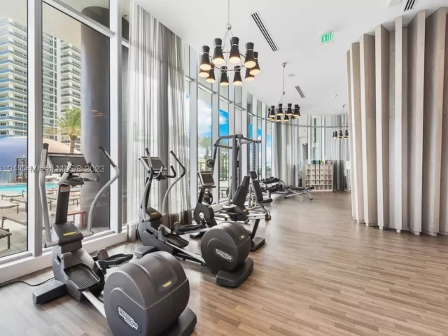 1-bedroom condo for sale in Hollywood - 4111 S Ocean Dr 2307 - MondialRealty