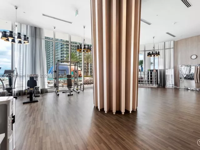 1-bedroom condo for sale in Hollywood - 4111 S Ocean Dr 2307 - MondialRealty
