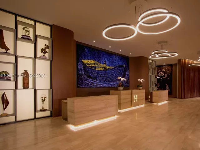 1-bedroom condo for sale in Hollywood - 4111 S Ocean Dr 2307 - MondialRealty