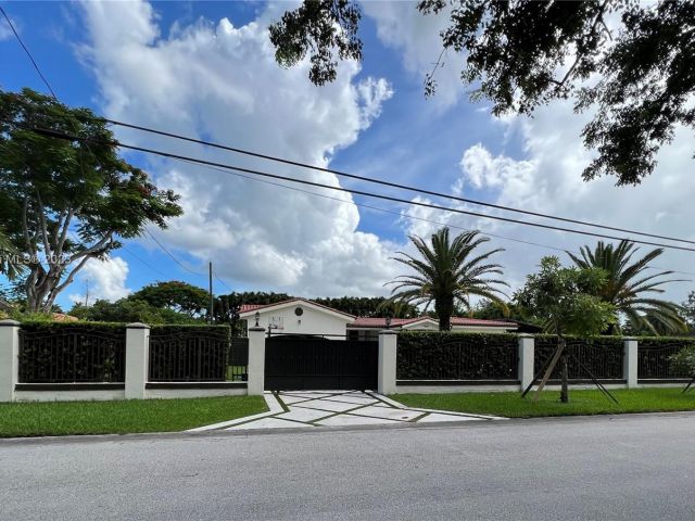 Home for sale at 11866 SW 43rd St - photo 4268585