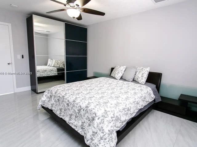 Home for rent at 800 Hollywood Blvd - photo 4286993