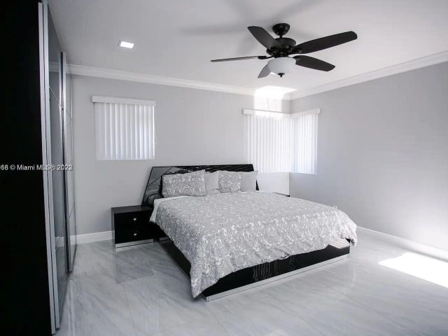 Home for rent at 800 Hollywood Blvd - photo 4286995