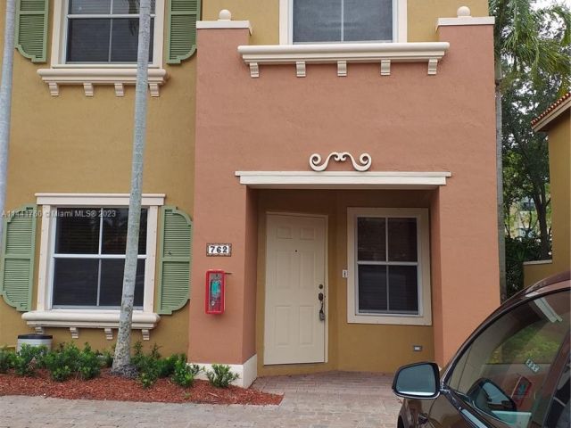 Home for rent at 762 SW 107th Ave 308 - photo 4307759