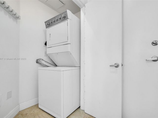 Apartment for sale  Unit #709 - photo 4411265