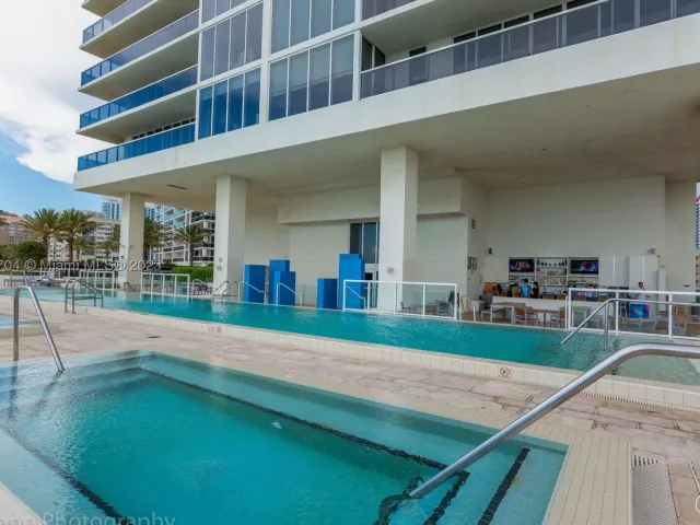 1-bedroom condo for rent in Hallandale Beach - 1830 S Ocean Dr 1107 - MondialRealty