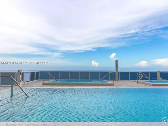 1-bedroom condo for rent in Hallandale Beach - 1830 S Ocean Dr 1107 - MondialRealty