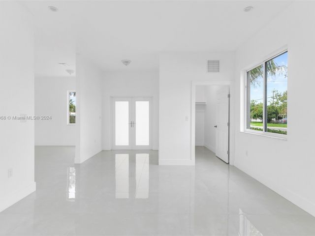 Home for rent at 785 SW 7th Ave A - photo 5461539