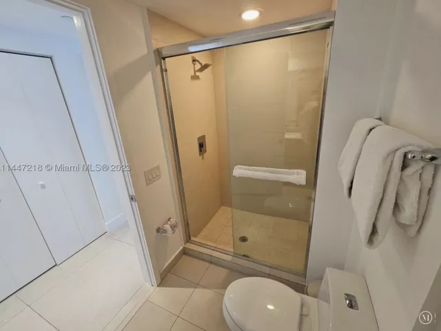 2-bedroom condo for sale in Hollywood - 4111 S Ocean Dr 3308 - MondialRealty