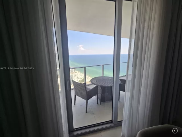 2-bedroom condo for sale in Hollywood - 4111 S Ocean Dr 3308 - MondialRealty