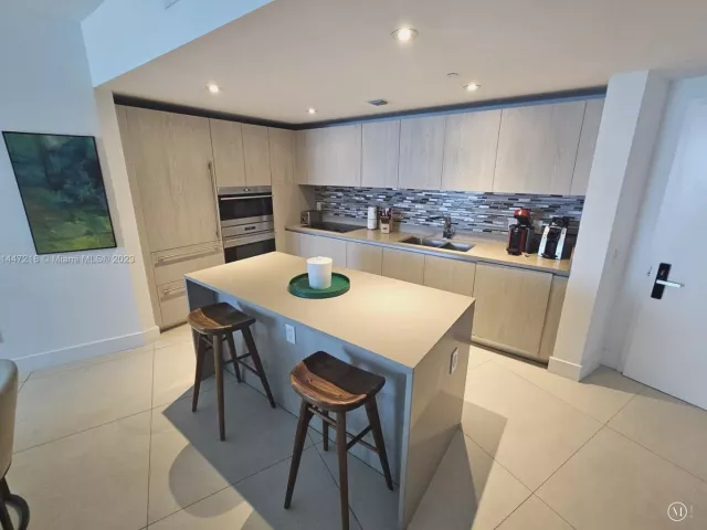 2-bedroom condo for sale in Hollywood - 4111 S Ocean Dr 3308 - MondialRealty