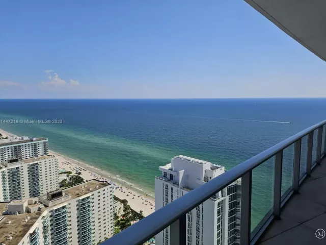 2-bedroom condo for sale in Hollywood - 4111 S Ocean Dr 3308 - MondialRealty