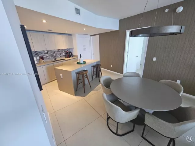 2-bedroom condo for sale in Hollywood - 4111 S Ocean Dr 3308 - MondialRealty