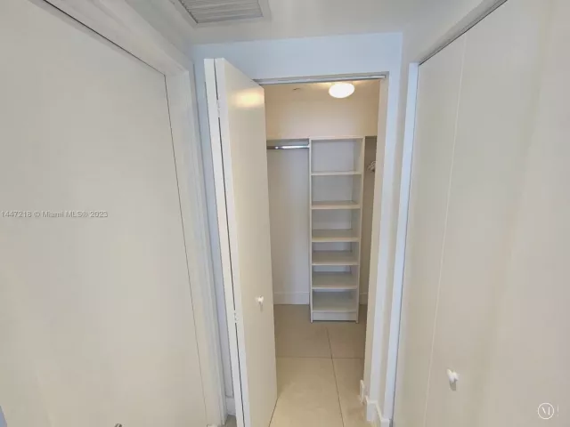 2-bedroom condo for sale in Hollywood - 4111 S Ocean Dr 3308 - MondialRealty