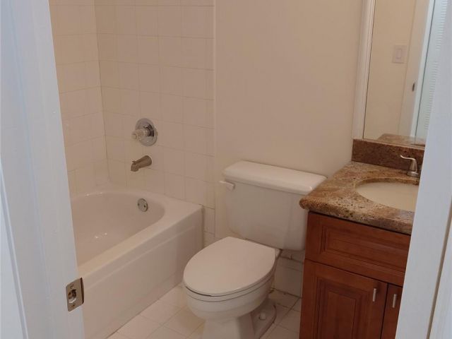 Home for rent at 5008 SW 122nd Ter - photo 5254096