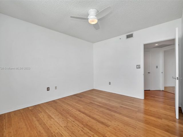 Apartment for sale  Unit #811 - photo 5479366