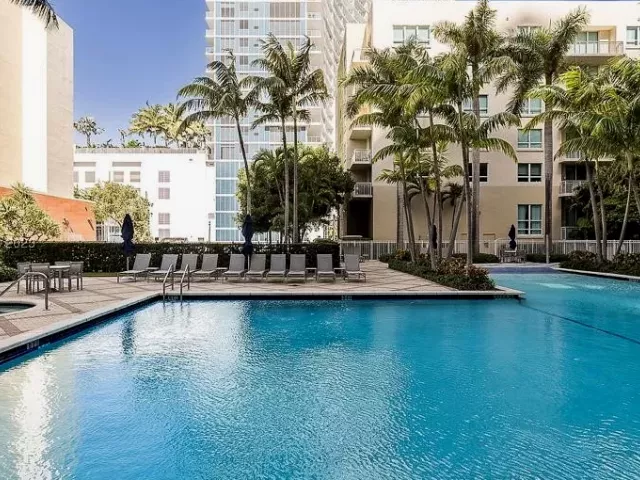 1-bedroom condo for rent in Miami - 2001 Biscayne Blvd 2104 - MondialRealty