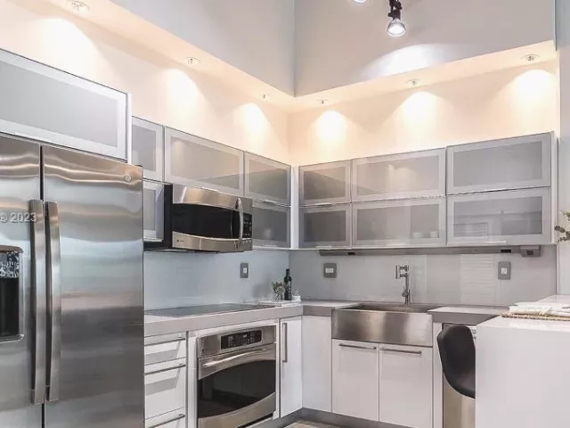 1-bedroom condo for rent in Miami - 2001 Biscayne Blvd 2104 - MondialRealty