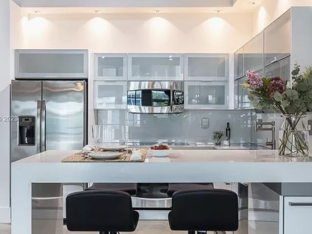 1-bedroom condo for rent in Miami - 2001 Biscayne Blvd 2104 - MondialRealty