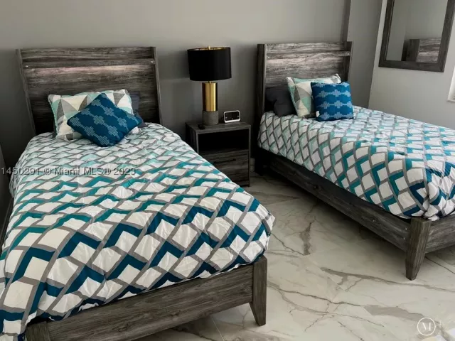 1-bedroom condo for sale in Hollywood - 3725 S Ocean Dr 1503 - MondialRealty
