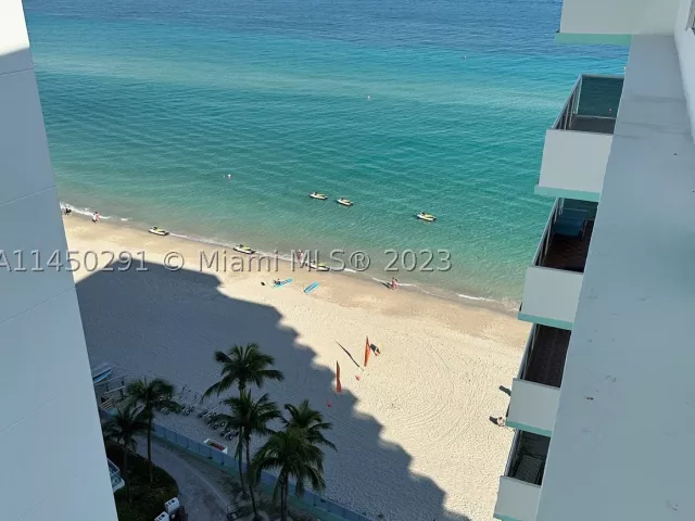 1-bedroom condo for sale in Hollywood - 3725 S Ocean Dr 1503 - MondialRealty