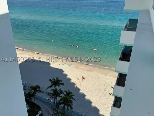 1-bedroom condo for sale in Hollywood - 3725 S Ocean Dr 1503 - MondialRealty