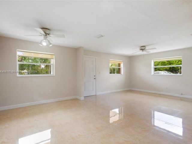 Home for sale at 7310 SW 35th St - photo 5492133