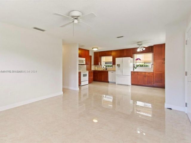 Home for sale at 7310 SW 35th St - photo 5492149