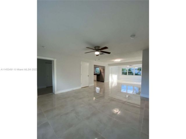 Home for rent at 3121 SW 16th Ct 3121 - photo 4391783