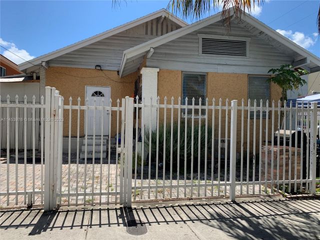 Home for sale at 1104 NW 6th St - photo 4398124
